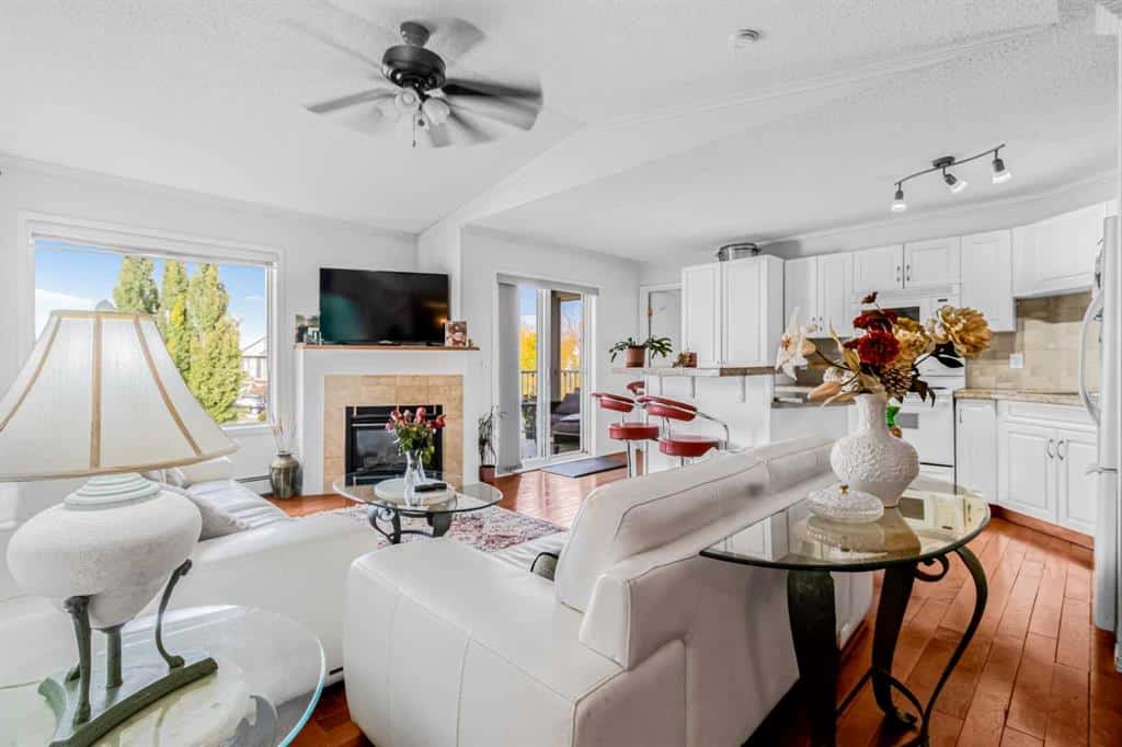 308, 3308 Valleyview Park SE