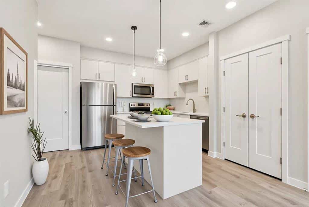 104, 655 Shawnee Square SW