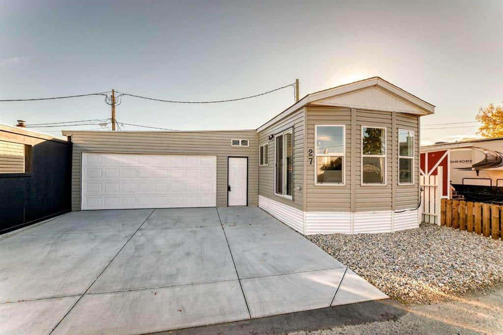 27, 2106 50 Street SE