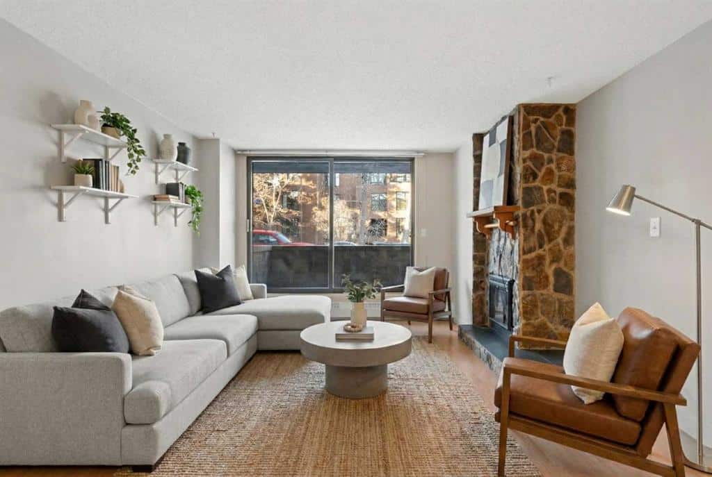 105, 345 4 Avenue NE